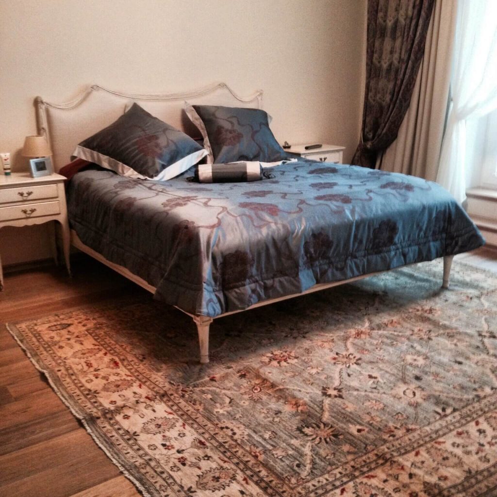 Афганский ковер METHATRON RUGS в спальне